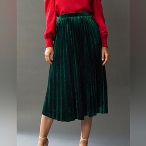 Flying Tomato Fall 2024 Emerald Green Velvet Midi Skirt